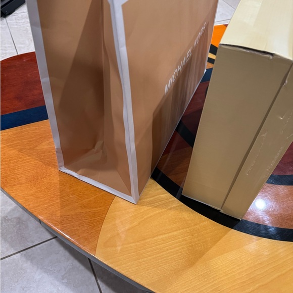 Michael Kors - Picture 7 of 10